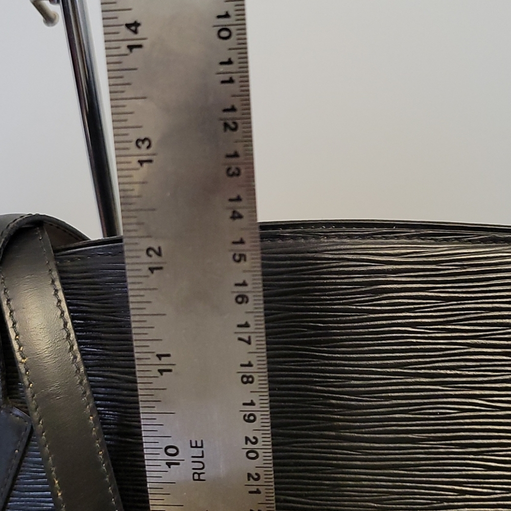 LV Black epi St. Jacques shoulder bag - Picture 10 of 17